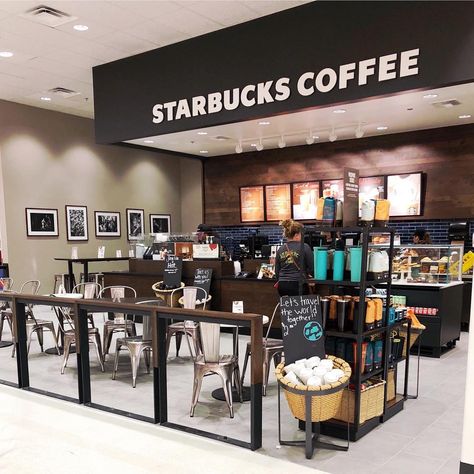 Anyone else here have a slight Starbucks problem? 🙋🏻‍��♀️🙋🏻‍♀️🙋🏻‍♀️ My Target has finally opened a Starbucks within, just yesterday! Take a… Bloxburg Starbucks Interior, Bloxburg Starbucks, Starbucks Bloxburg, Starbucks Inside, Bloxburg Mall, Starbucks Interior, Bloxburg Town, Starbucks Store, Bloxburg Houses