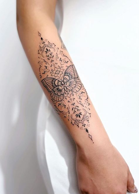 The Best Ornamental Tattoos Of All Time Forearm Mandala Tattoo, Ornamental Tattoos, Borboleta Tattoo, Butterfly Tattoos Images, Half Sleeve Tattoos Forearm, Mandala Hand Tattoos, Floral Thigh Tattoos, Forearm Tattoo Design, Intricate Tattoo