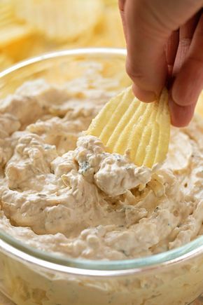 Homemade Onion Dip, Chip Dip Recipes, Chips Dip, Onion Dip Recipe, Caramelized Onion Dip, French Onion Dip, Good Recipes, Dip Recipes Easy, Onion Dip