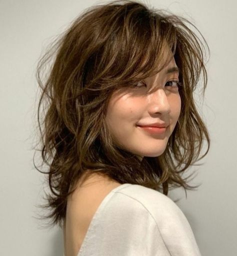 The Best Haircuts for Women 80s Haircuts, Trendy We Fryzurach, Medium Shag Haircuts, Long Shag, Chunky Highlights, Textured Haircut, Trendy Haircuts, Haircuts For Women, New Haircuts