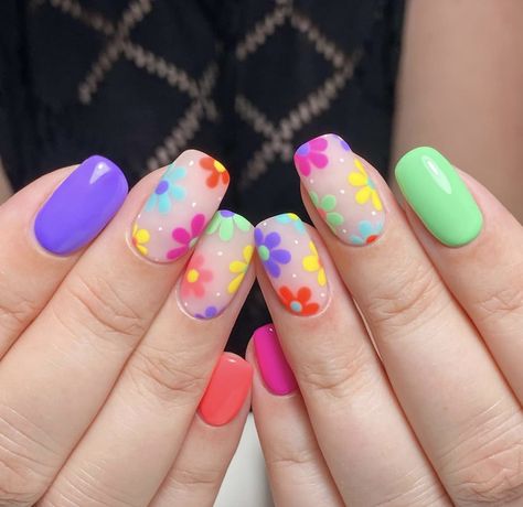 School Nail Ideas, Back To School Nail Ideas, Mickey Nails, Feather Nails, Art Deco Nails, May Nails, Hippie Nails, Floral Nail Designs, Floral Nail