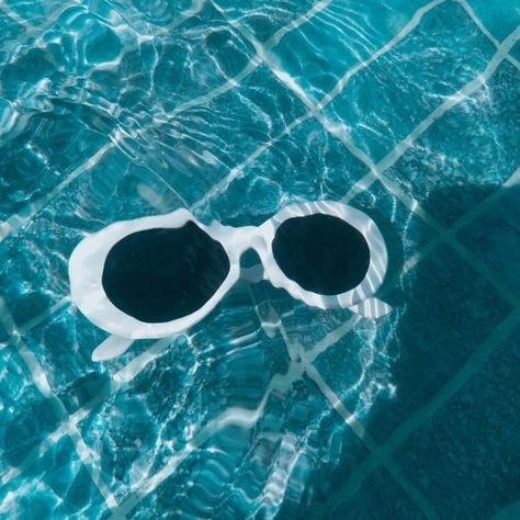 Nirvana Kurt Cobain, Nirvana Kurt, Water Pool, Glasses Sunglasses, Kurt Cobain, Nirvana, Pool, Sunglasses, Water