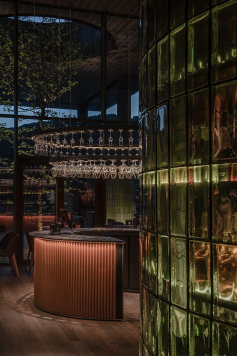 GRAND EMILY HOTEL / Terra Restaurant on Behance Dark Wooden Table, Interior Deisgn, Restaurant Exterior, Verre Design, Glass Brick, Traditional Tile, Bar Interior, Hotel Boutique, Mirror Interior