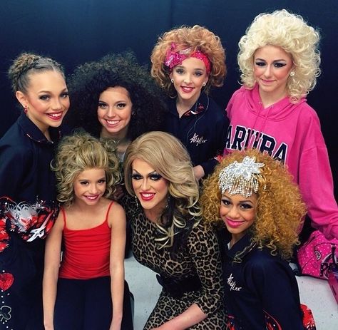 Dance moms Dance Moms Season 4, Dance Moms Quotes, Dance Moms Group Dances, Dance Moms Pictures, Paige Hyland, Dance Moms Funny, Brooke Hyland, Dance Moms Dancers, Dance Mums