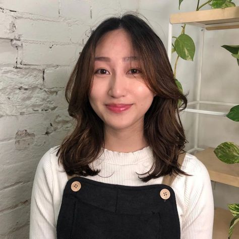 Asian Woman with Digitally Permed Hair Korean Perm Short Hair Mid Length, Korean Perm Short Hair, Digital Perm Short Hair, Natural Perm, Korean Perm, Hair Asian, Digital Perm, Permed Hair, Korean Short Hair