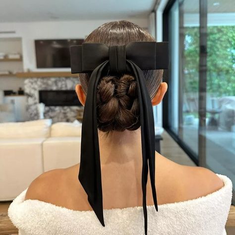 The Coolest Hair Trends to Try for Holiday 2023, From Baby Bows to Braided Buns Black Ballerina Hairstyles, Ballerina Bun Hairstyles, Balletcore Hairstyles, Ballerina Hairstyle, Up Bun Hairstyles, Ballerina Hairstyles, Hair Shine Spray, Ballerina Hair, Ballerina Bun