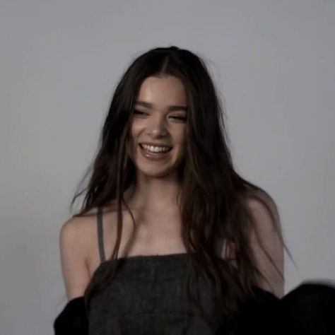 Haylie Steinfeld, Hailee Steinfeld Hot Pics, Hailee Steinfeld Aesthetic, Hailee Steinfeld Icons, Late Night Talking, Jade West, Robert Sheehan, Camila Morrone, Aaron Taylor Johnson