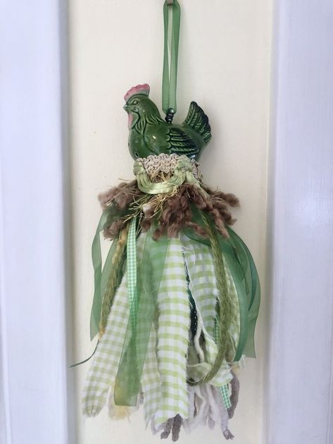 Primitive Crafts Diy, Tassel Making, Tassels Tutorials, Victorian Crafts, French Crafts, Antique Booth Ideas, Tassel Ornament, Tassel Crafts, Bazaar Ideas