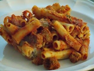 I'm Turning 60...: Carmela Soprano's Ziti al Forno / Baked Ziti with ... Baked Ziti With Meatballs, Ziti Noodles, Pasta Cheese, Beef Meals, Cheese Bake, The Sopranos, Cooked Carrots, Baked Ziti, Delish Recipes