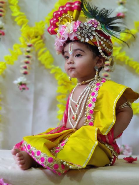 Baby Boy Kanha Photoshoot, Krishna Fancy Dress Ideas For Kids Boys, Krishna Fancy Dress For Kids, Yashoda And Krishna Baby Photoshoot, Krishna Costume For Kids, Krishna Dress For Baby Boy, Krishna Dress For Kids, Janmashtami Photoshoot, Krishna Outfit