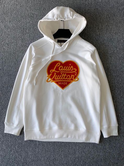 Louis Vuitton Hoodie, Nasa Clothes, Paris Mens Fashion, Sorority Outfits, Tee Shirt Designs, Sweat Shorts, High Fashion Street Style, Insta Fits, Teen Fashion Outfits