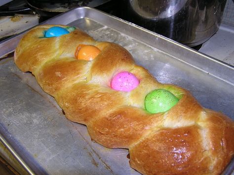 Italian Braided Easter Bread Italian Easter Bread, Easter Bread Recipe, Italian Easter, Italian Cookie Recipes, Braided Bread, Cooking Bread, Easter Bread, Easter Dinner, Apple Desserts