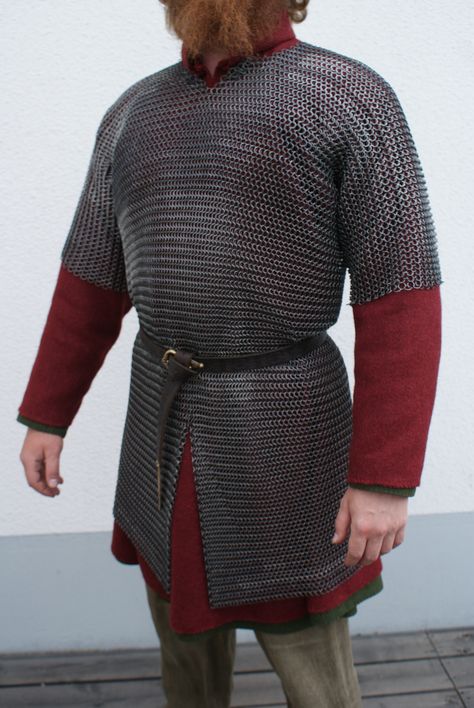 Chainmail with short sleeves (Ring size 8mm) (Hauberk)  Made by Henrik Nordholm  https://www.facebook.com/pages/Henrik-Nordholm/254634504677319 Chainmail Hauberk, Viking Chainmail, Twin Crowns, Chainmail Armor, Scandinavian History, Medieval Festival, Century Armor, Viking Reenactment, Mean Women