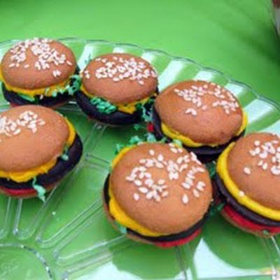 Mini Cheeseburger Cookies @keyingredient #cheese #chocolate Hannah Swensen Recipes, Joanne Fluke Recipes, Hamburger Cookies, Hannah Swensen, Joanne Fluke, Mini Cheeseburger, White Food Coloring, Recipes Cheese, Chocolate Covered Cookies