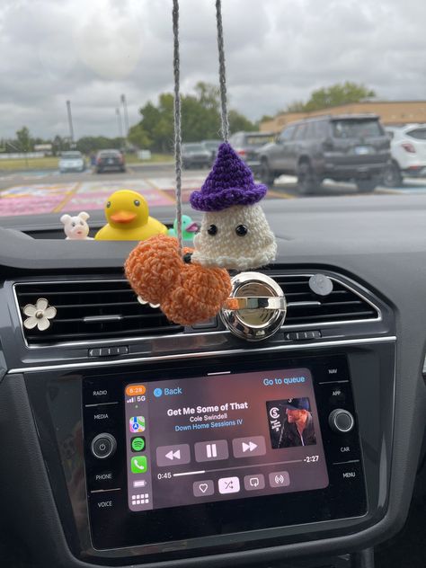 crochet pumpkin & ghost hanging car charms Crochet Car, Pumpkin Ghost, Crochet Pumpkin, Crochet Stuff, Car Interior Decor, Car Charms, Car Decor, Ghost, Charms