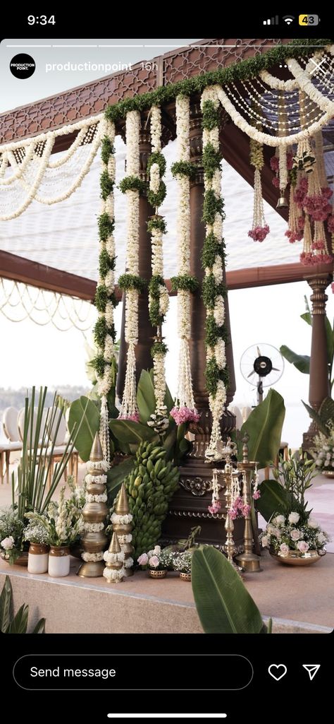 Mandir Wedding Decor, South Indian Muhurtham Decor, South Indian Mandap Decor Indoor, Tamil Mandap, Traditional Wedding Decor Indian, Traditional Telugu Wedding Decor, Telugu Wedding Decor, Madhuramveppu Decor, Wedding Decorations South Indian