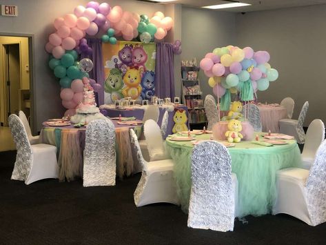 Care Bear Table Centerpieces, Care Bear Theme Baby Shower Ideas, Care Bears Decorations, Care Bears Baby Shower Theme, Carebear Baby Shower Theme Decoration, Care Bear Baby Shower Ideas, Care Bears Baby Shower Games, Care Bears Birthday Party, Baby Shower Plates