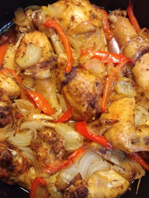 This seasoned baked whole chicken wings and drums are baked and smothered in onion and peppers. Baked Whole Chicken Wings, Chicken Drummettes Recipes, Chicken Bell Pepper Recipes, Sauce For Baked Chicken, Whole Baked Chicken, Baked Peppers, Baked Turkey Wings, Easy Oven Baked Chicken, Baked Chicken Wings Oven