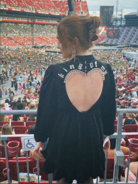 King Of My Heart Taylor Swift Outfit, Diy Reputation Outfits, Diy Reputation Bodysuit, Eras Tour Inspo Reputation, Reputation Jacket, Reputation Era Aesthetic Outfits, Reputation Tour King Of My Heart, Entering My Reputation Era, Lipstick Dark Red