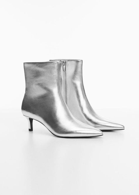 What To Wear In New York, Kitten Heel Boots, Pointed Pumps, Fashion Trends Winter, Trending Boots, Pointed Heels, Silver Heels, Kitten Heel, Heeled Ankle Boots