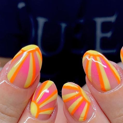 Sunny Nails Design, Mcr Nails Acrylic, Sun Design Nails, Sunshine Nails Design, Sun Nails Design, Sun Nail Art, Sunshine Nails, Preppy Nails, Sunny Nails