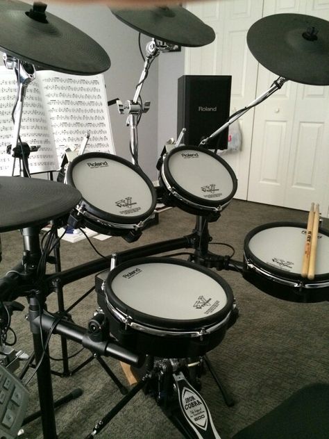 My Roland TD-15KV V-Drums with extra cymbal and CM-110 sound. Electronic Drums Aesthetic, Electric Drums Aesthetic, Drums Aesthetic, Electric Drums, Electric Drum Set, Drums Studio, Drum Room, Future Music, Drum Sets