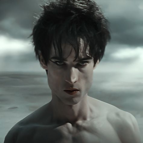 Sandman Dream Morpheus, Tom Sturridge Lord Byron, Dream Of The Endless Aesthetic, Sandman Tom Sturridge, Dream The Endless, Tom Sturridge Sandman, Dream The Sandman, The Sandman Dream, Dream Sandman