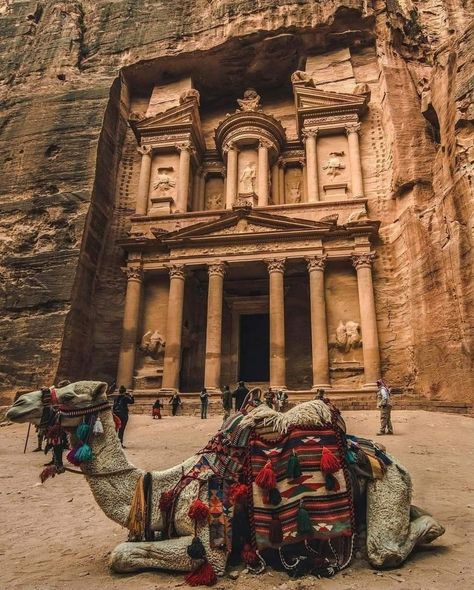 Egypt Aesthetic, Petra Jordan, Ancient Egypt Art, Egypt Art, Nat Geo, Pretty Landscapes, Antique Doors, Kruger National Park, Best Vacations