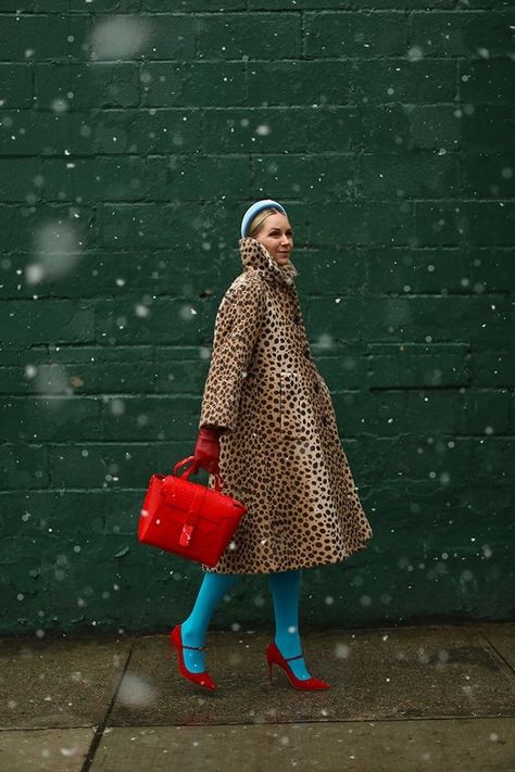 GOODBYE 2019, HELLO 2020 Blair Eadie, Blue Tights, Atlantic Pacific, Colored Tights, Snow Fashion, Moda Retro, Fashion Sites, Big Cat, Winter Clothing