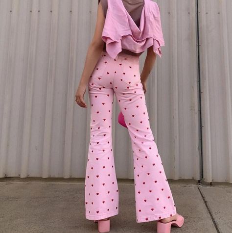 cd0dce8fca267bf1fb86cf43e18d5598desc46414899ri Trousers Aesthetic, Jeans Rosa, Heart Pants, Aesthetic Heart, Kimono Yukata, Party Pants, Printed Trousers, Bell Bottom Pants, Aesthetic Pink