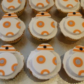 Bb8 Cupcakes, Bb8 Cake, Mandalorian Party, Star Wars Cupcakes, First Birthday Party Themes, Perfect Cake, Themed Cakes, Cake Ideas, Birthday Party Themes