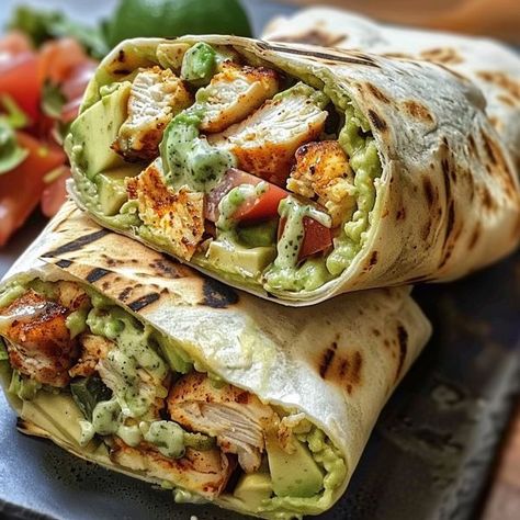 Weekday Lunches For Work, Beginner Cooking Recipes, Grilled Chicken Avocado, Mexikansk Mat, Avocado Ranch, Chicken Burrito, Healthy Food Dishes, Wellness Recipes, Läcker Mat