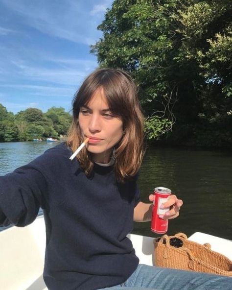 Alexa Chung Hair, Short Hair With Bangs, Cut My Hair, Alexa Chung, Grunge Hair, Dream Hair, Aesthetic Hair, Trendy Hairstyles, Hairstyles With Bangs