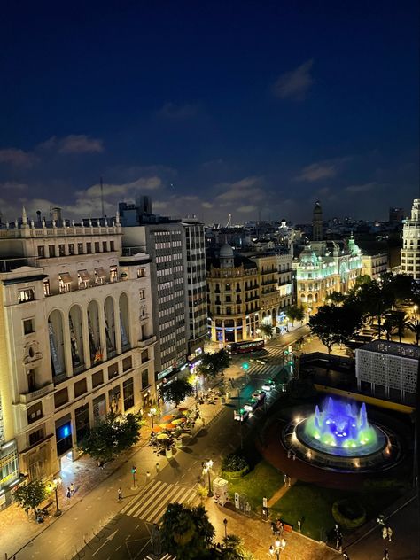 Valencia Spain Aesthetic Night, Valencia Spain Aesthetic, Spain Aesthetic, Valencia Spain, Luxe Life, Night Aesthetic, Study Abroad, Travel Aesthetic, Valencia