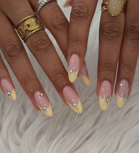 Hawaiian Acrylic Nails, Summer Nails Yellow, Nails Yellow, Spring 23, Summery Nails, Cat Eye Nails, Nail Tattoo, Gem Nails, Nagel Inspo