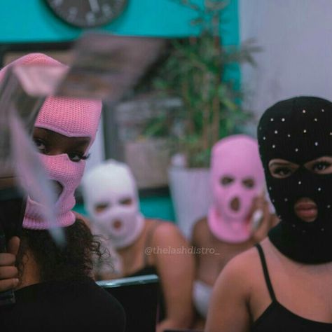 Mask Photoshoot, Gangsta Girl Style, Foto Glamour, Thug Girl, Girl Gang Aesthetic, Gangster Girl, Pink Tumblr Aesthetic, Bad Girl Wallpaper, Ski Girl