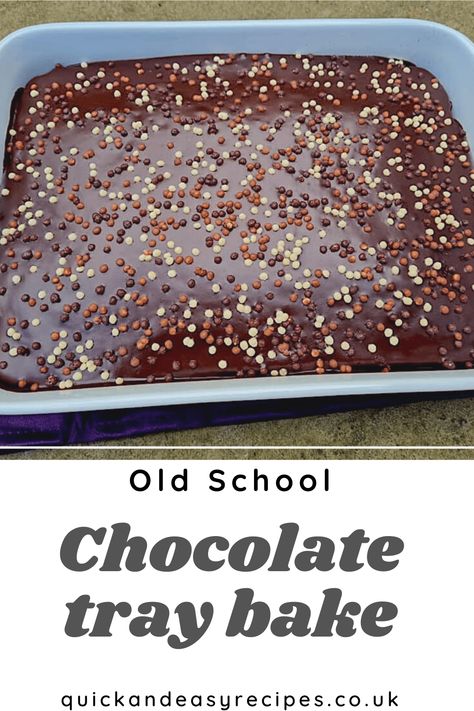 School Chocolate Cake, Christmas Baking Recipes Cookies, Old School Puddings, Retro Cakes, School Dinner Recipes, Old School Desserts, Traybake Recipes, Chocolate School, Chocolate Traybake