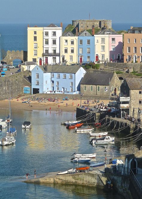 Harbour Scenes Photos, Tenby Harbour, Seaside Town, Pembrokeshire Wales, Seaside House, Caribbean Art, Seaside Village, Boat Painting, City Landscape