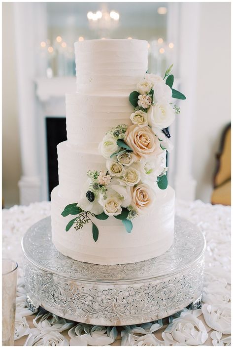 Light Peach And Ivory Wedding, Wedding Cakes Spring, Peach And Ivory Wedding, Vine Photography, Woodland Wedding Ceremony, Arkansas Wedding Venues, Wedding Reveal, Ivory Wedding Cake, Spring Wedding Cake