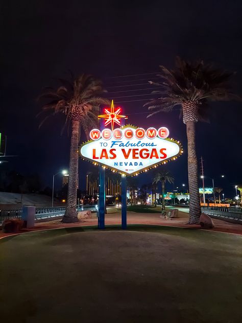 Las Vegas welcome sign (1959). Las Vegas, NV. 2021 Welcome To Vegas Sign, Welcome To Las Vegas Sign, Last Vegas, Las Vegas Skyline, Production Ideas, Adidas Wallpaper, Heart Of Vegas, Vegas Skyline, Green Screen Photo