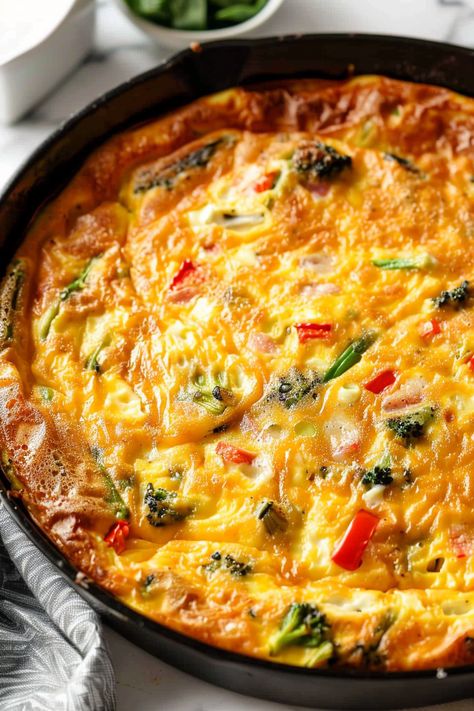 Frittata For Two, Baked Frittata Recipe, Italian Frittata Recipes, Fertattas Recipe, Oven Baked Frittata Recipes, Egg Fritata, Fritata Recipe, Frittata Recipes Breakfast, Italian Frittata