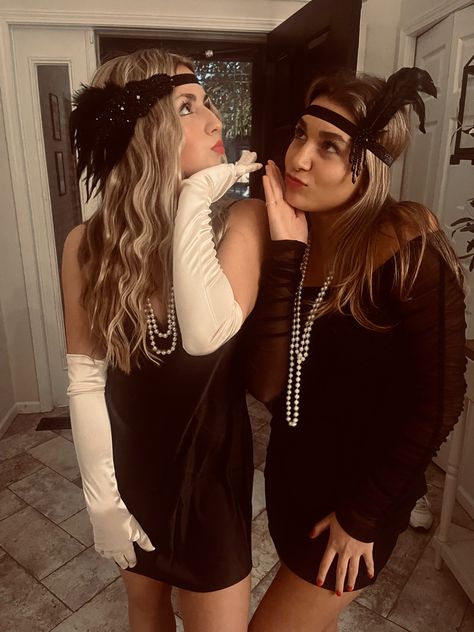 Gaspy Outfits, Maffia Party Outfit, The Great Gatsby Outfit Ideas, Cabaret Outfit Ideas, Flapper Girl Halloween Costume, Cool Girl Costumes, 1920s Glam, Gatsby Style Party, Flapper Girl Costumes