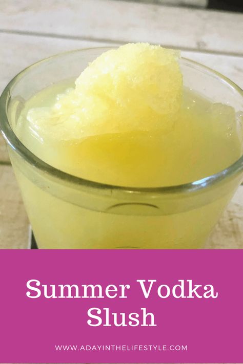 Vodka Mixed Drinks Recipes, Vodka Slush Recipe, Slushy Alcohol Drinks, Alcoholic Slush Recipes, Lemonade Slushie Recipe, Vodka Slush, Frozen Drinks Alcohol, Orange Juice And Vodka, Slushy Drinks