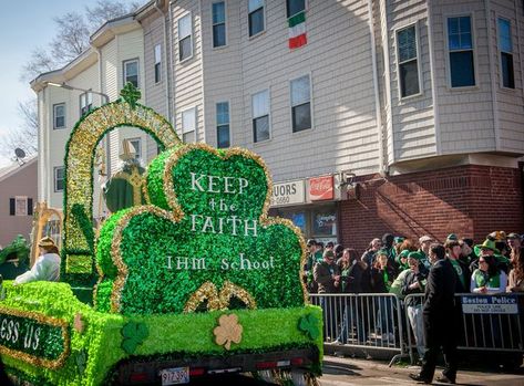 Boston St. Patrick's Day Parade in Southie. Nothing says Irish pride in the US like Boston! Sant Patrick, St Patrick Day Treats, South Boston, Erin Go Bragh, First Amendment, St Patrick's Day Decorations, Saint Patties, Parade Float, Saint Patrick's Day