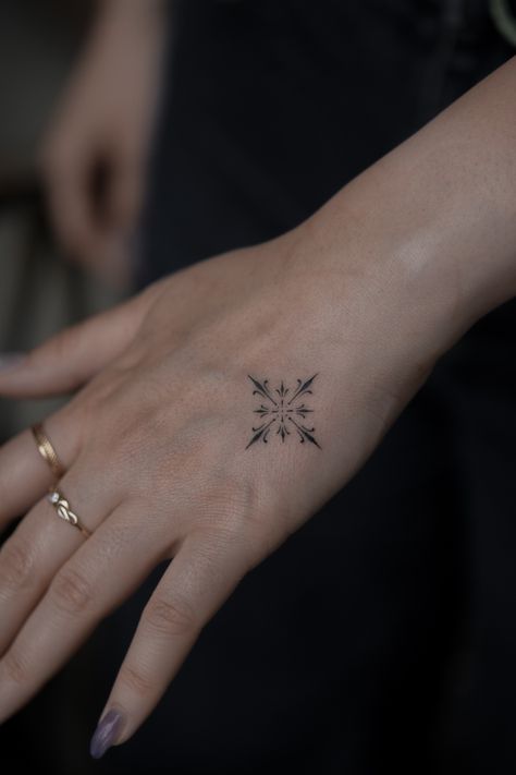 Minimalist Ornamental Tattoo, Mini Hand Tattoos For Women, Wrist Small Tattoo, Mini Hand Tattoos, Inner Wrist Tattoos, Ornamental Tattoo, Hand Tattoos For Women, Henna Tattoos, Mini Hands