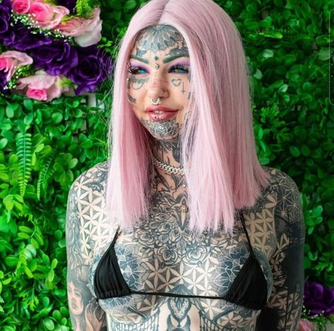 Amber Luke, Eyeball Tattoo, Face Tats, Tattoed Women, Chest Tattoos, Neck Tattoo For Guys, Body Suit Tattoo, Full Body Tattoo, 3d Tattoos