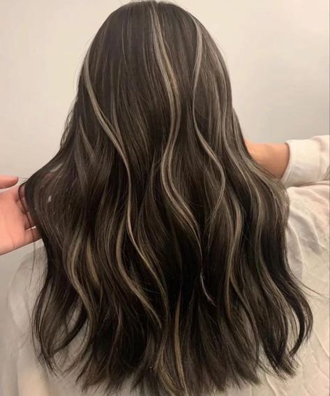 Dyed Hair Inspiration For Brunettes, Grunge Highlights, Black Hair Balayage, Korean Hair Color, Hair Color Underneath, Hairstyle Hairstyle, Brown Hair Inspo, Colored Hair Extensions, Hair Color Streaks