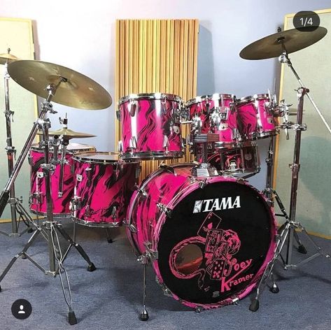 Unique Drum Sets, Pink Drum Set, Pink Drums, Drum Set Aesthetic, Cool Drum Set, Cool Drums, Band Drums, Drums Girl, Tama Drums