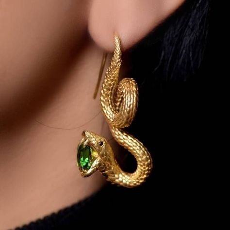 Golden Fashion, Earrings Golden, Earrings Trendy, Snake Jewelry, Snake Earrings, Dope Jewelry, Custom Earrings, Fantasy Jewelry, Dream Jewelry