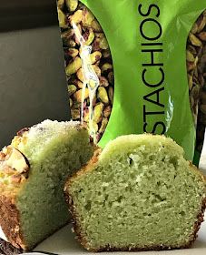 Pistachio Muffins Recipe, Instant Pudding Pie, Super Moist Cake, Pistachio Pudding Cake, Pistachio Muffins, Betty Crocker Cake Mix, Pudding Pie Filling, Betty Crocker Cake, Pistachio Recipes